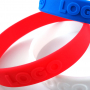 Pulseiras de silicone em relevo