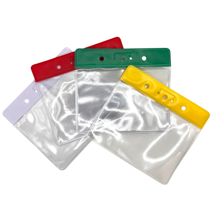 Porta-crachás flexível em PVC com reforço colorido 86x54mm