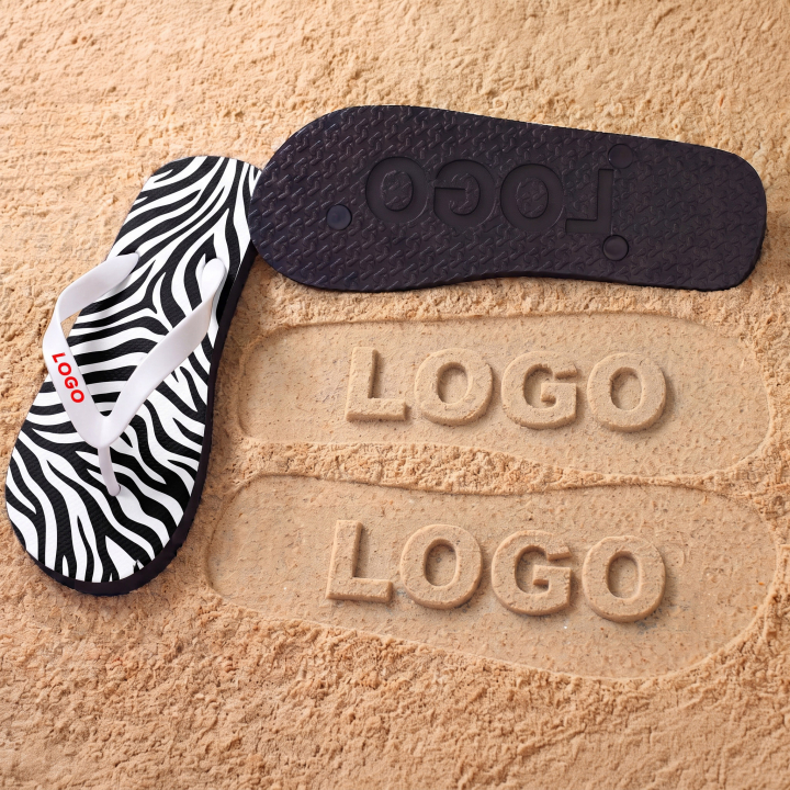Chinelos personalizados pretos ou brancos com impressão e gravação na sola