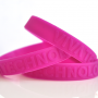 Pulseiras de silicone em relevo