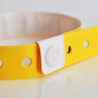 Pulseiras de vinil com impressão a preto